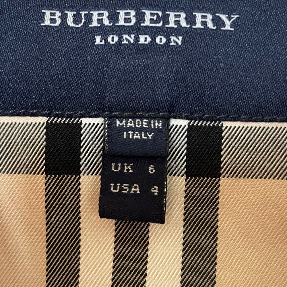 Burberry - Picture 9 of 9